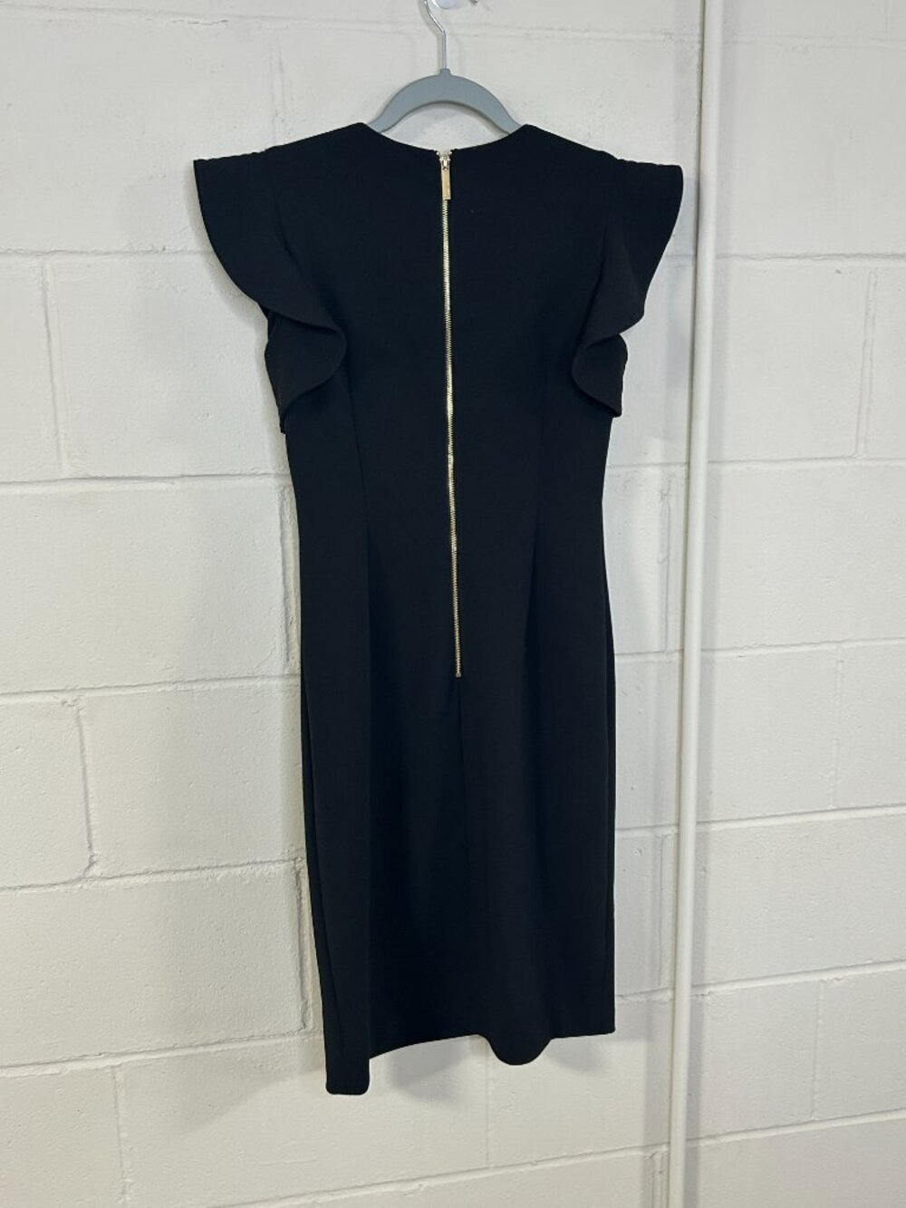 Calvin Klein Dress Womens Size 2 Flutter Sleeve Classic Black Sheath Cocktail - Picture 2 of 8